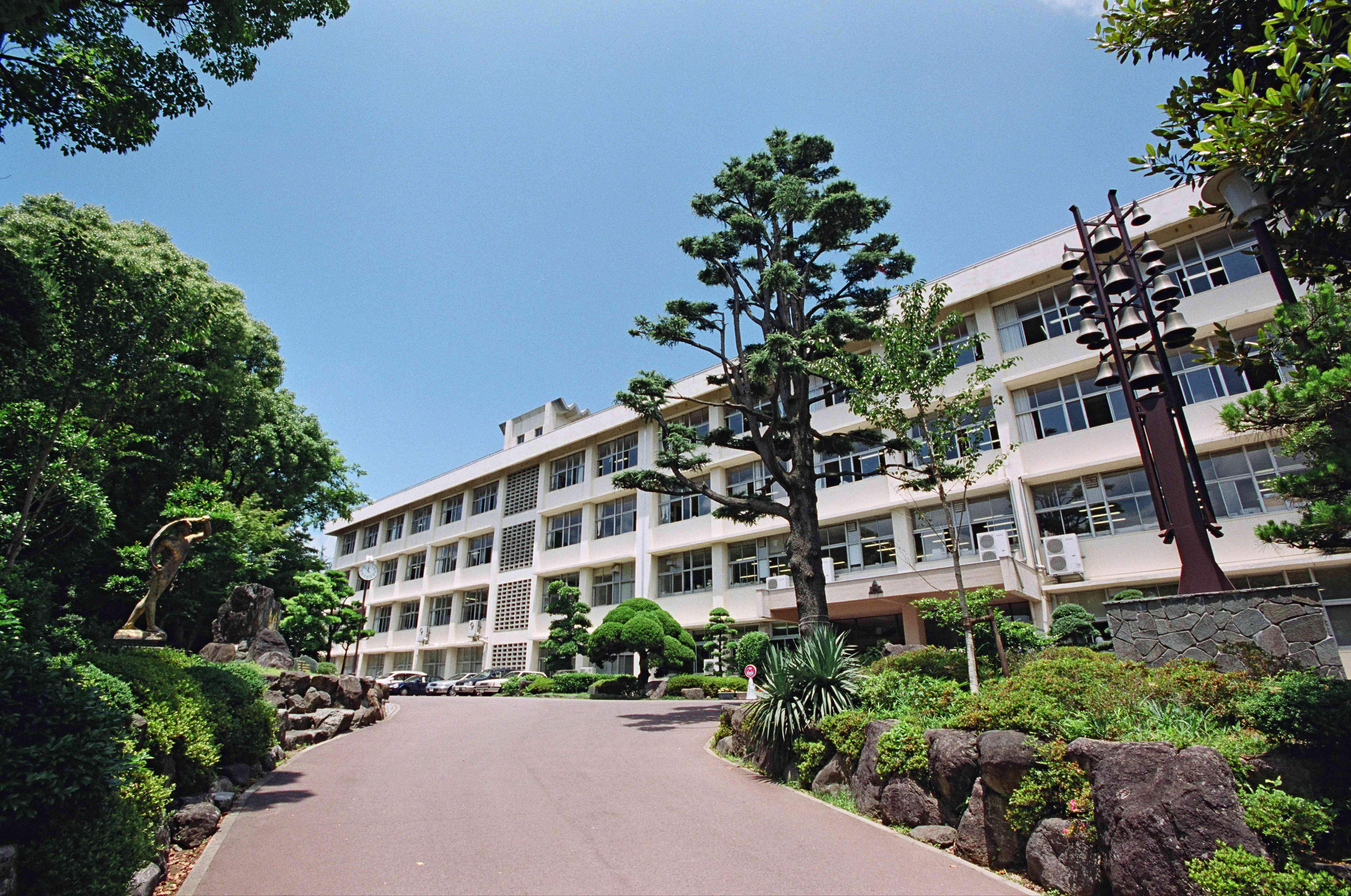 長崎県立長崎西高等学校の風景 1